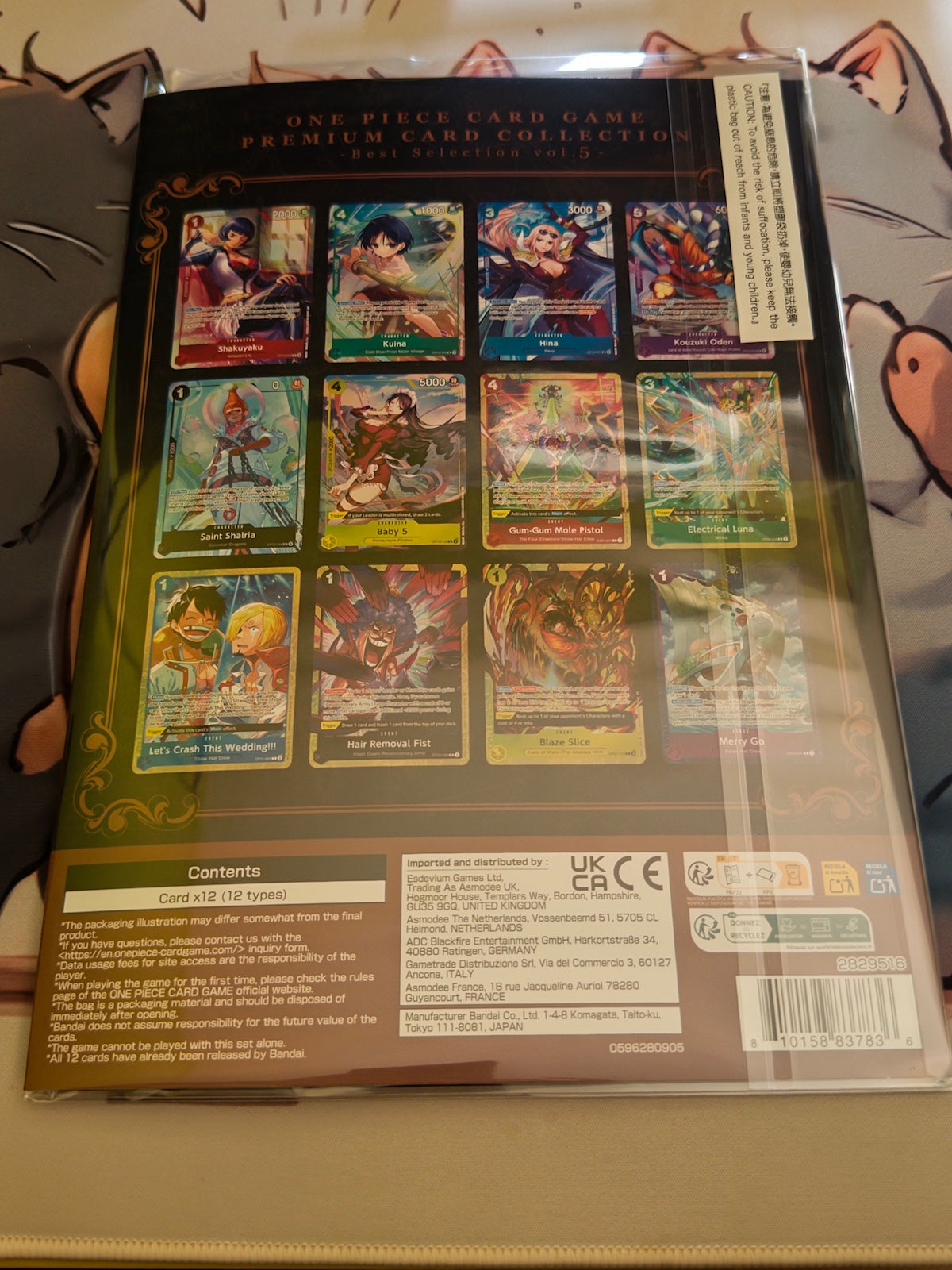 Parte trasera de la Premium Card Collection Best Selection Vol.5 One Piece con las 12 cartas incluidas.