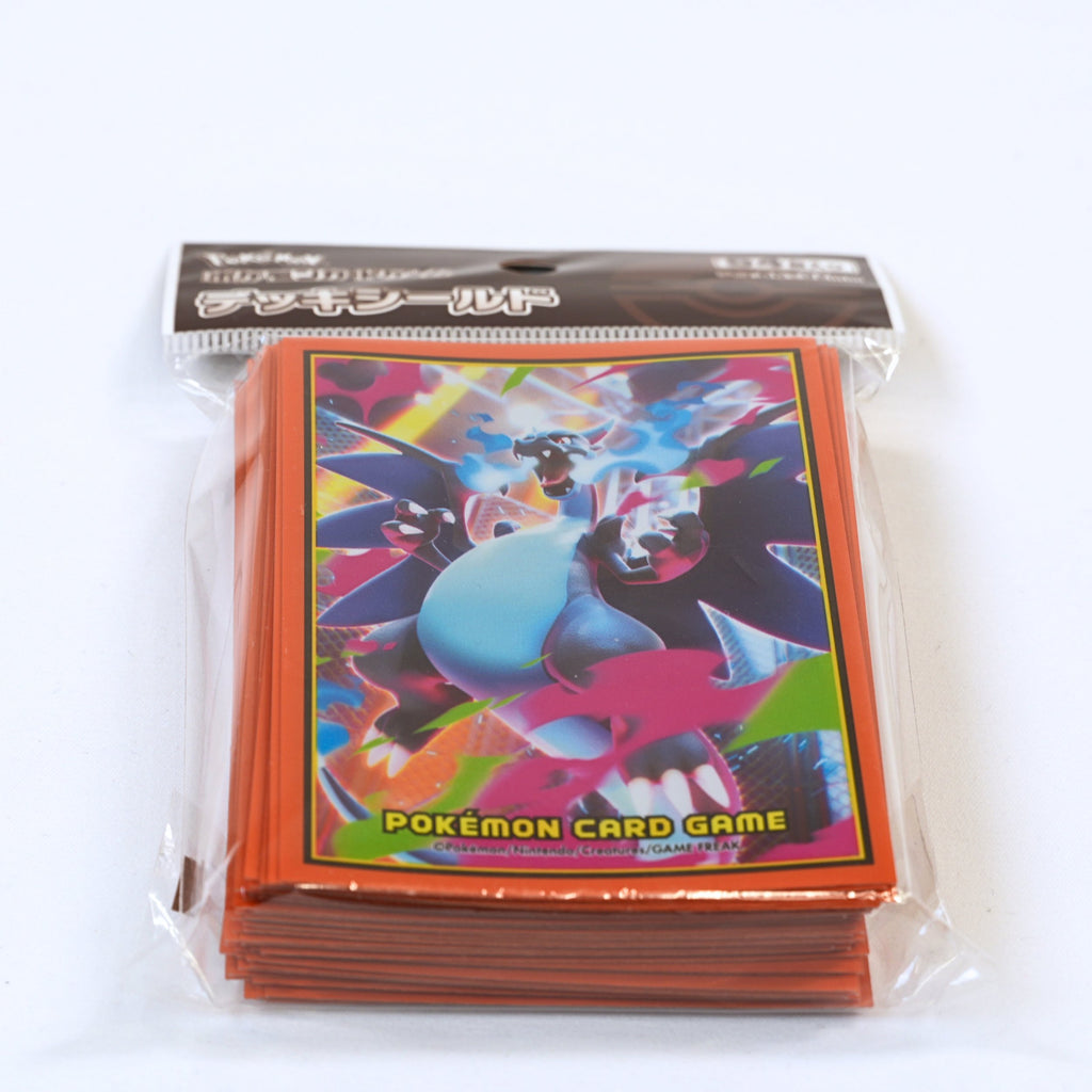 Vista frontal del paquete de fundas Pokémon Card Game Deck Shield Mega Charizard X, mostrando el diseño de Mega Charizard X en el frontal