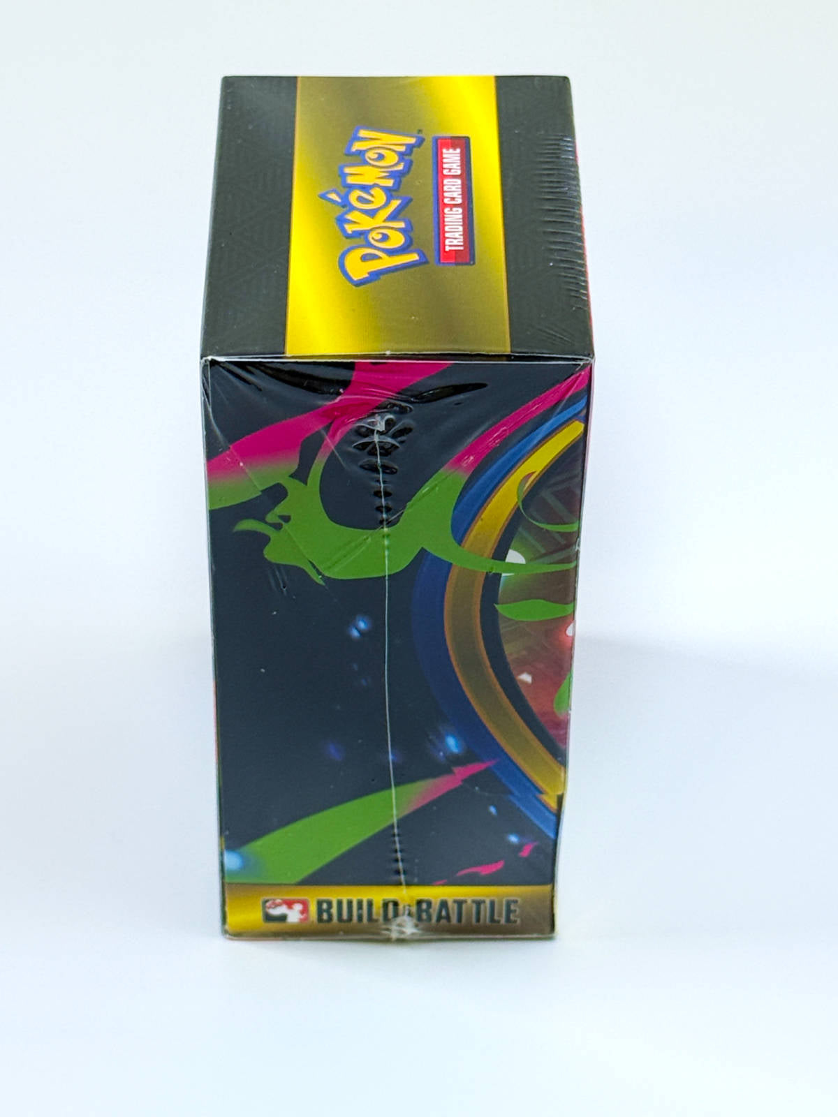 Pokémon Phantasmal Flames Build & Battle Box (EN) vista en ángulo del producto