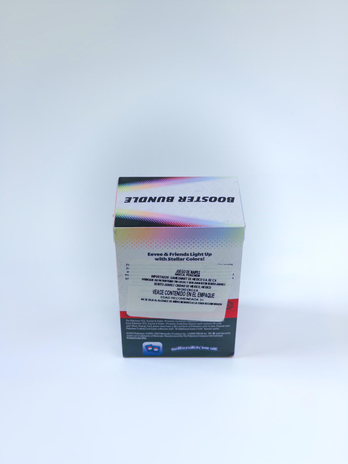 Pokémon Prismatic Evolutions Booster Bundle (EN) vista trasera con detalles del contenido