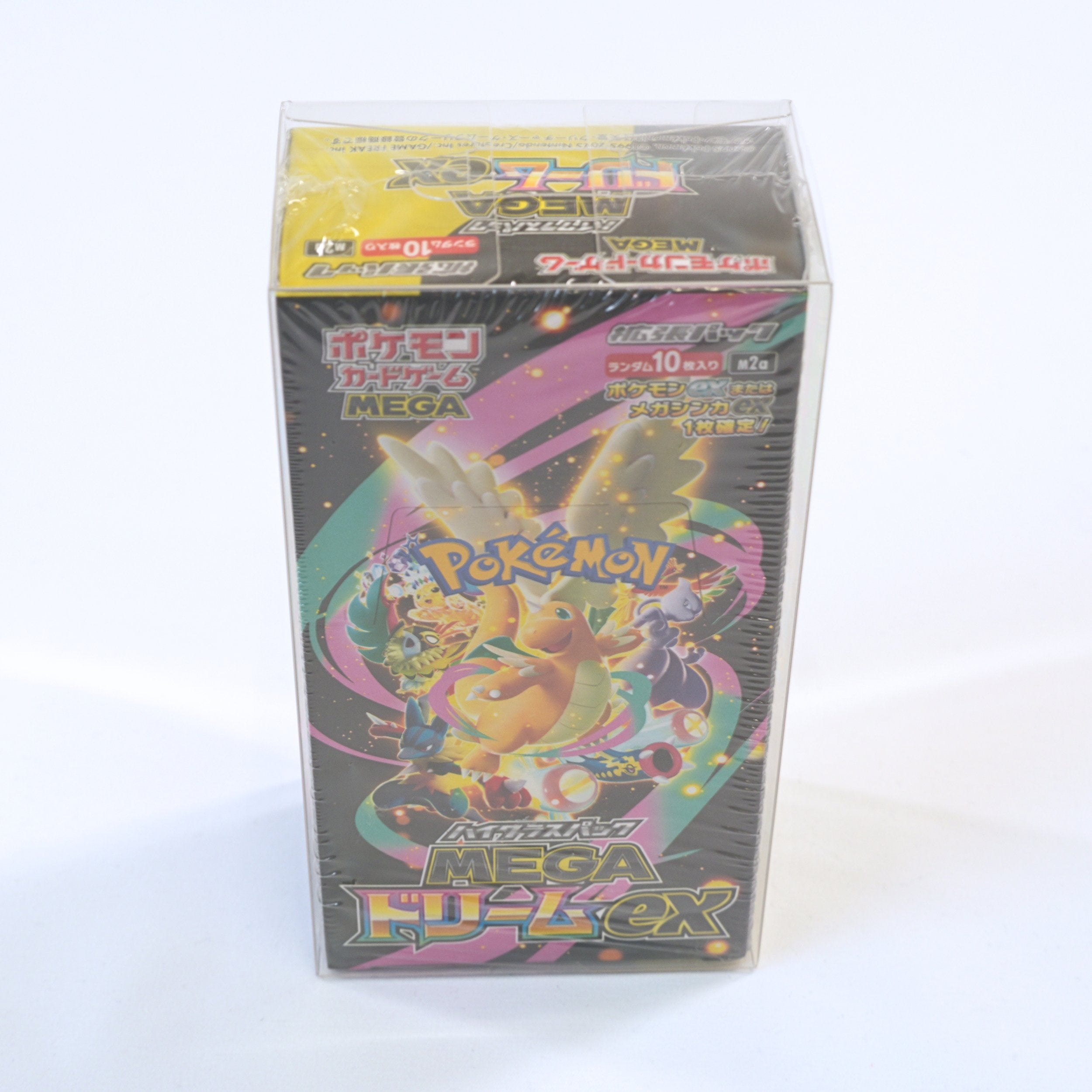 Vista frontal de pie de la Booster Box Pokémon MEGA Dream ex M2a, mostrando el diseño completo de la caja japonesa sellada