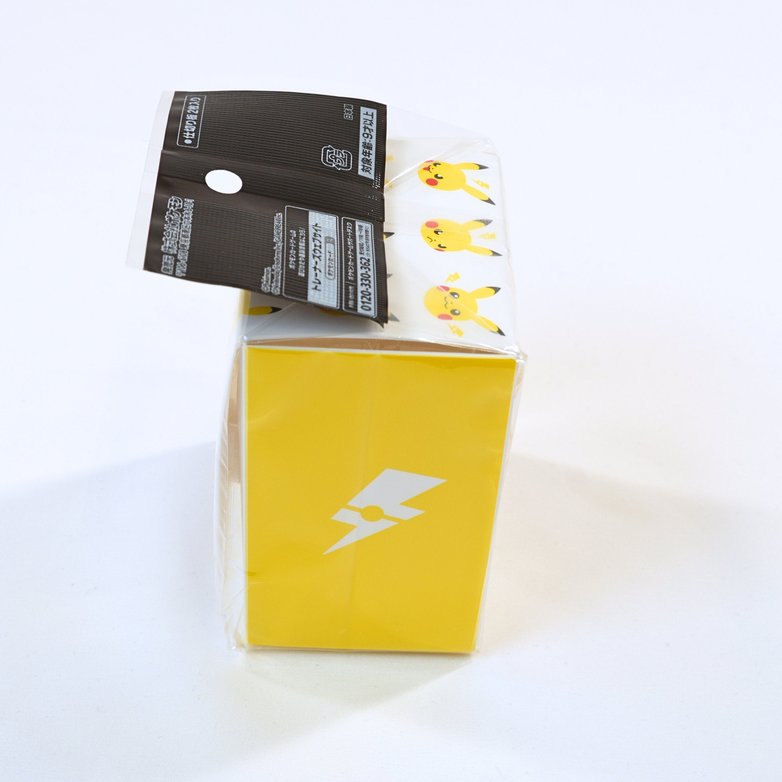 Deck Case Pikachu and Thunder Pokémon Center Japan japonés detalle del producto sellado