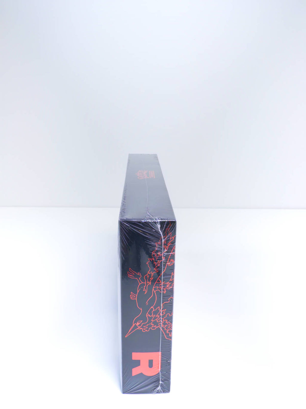 Lateral Team Rocket Moltres ex caja Ultra Premium Collection Pokémon