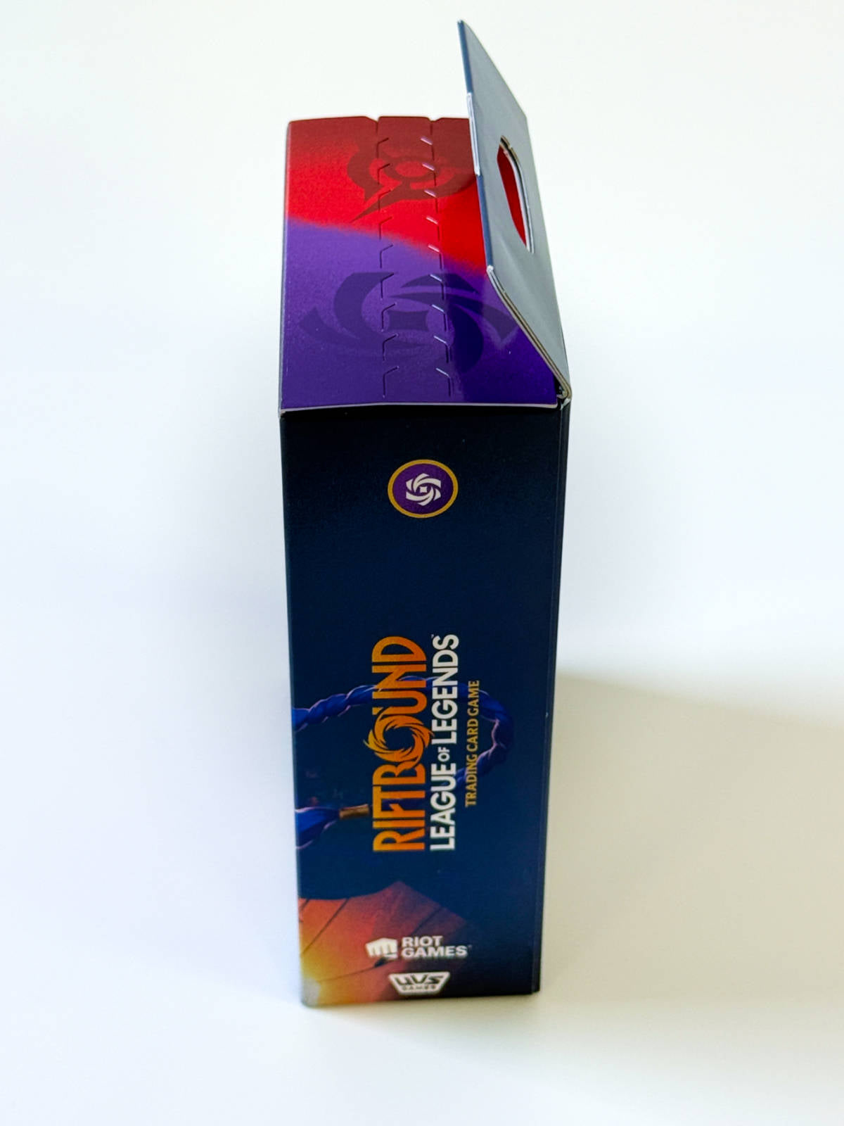 Riftbound Champion Deck Jinx vista lateral del packaging sellado