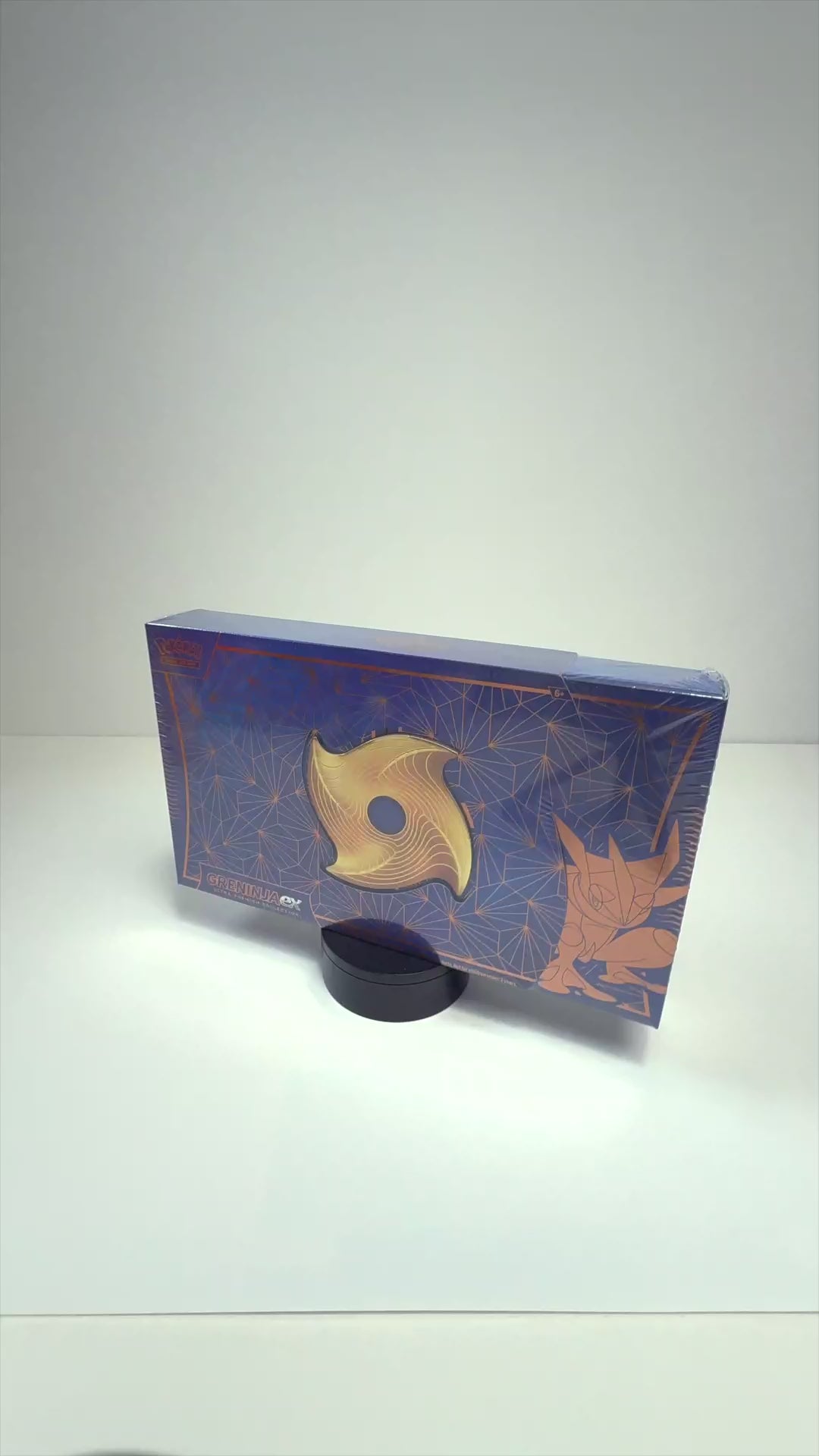 Video 360 Pokémon Greninja ex Ultra Premium Collection caja sellada rotación completa