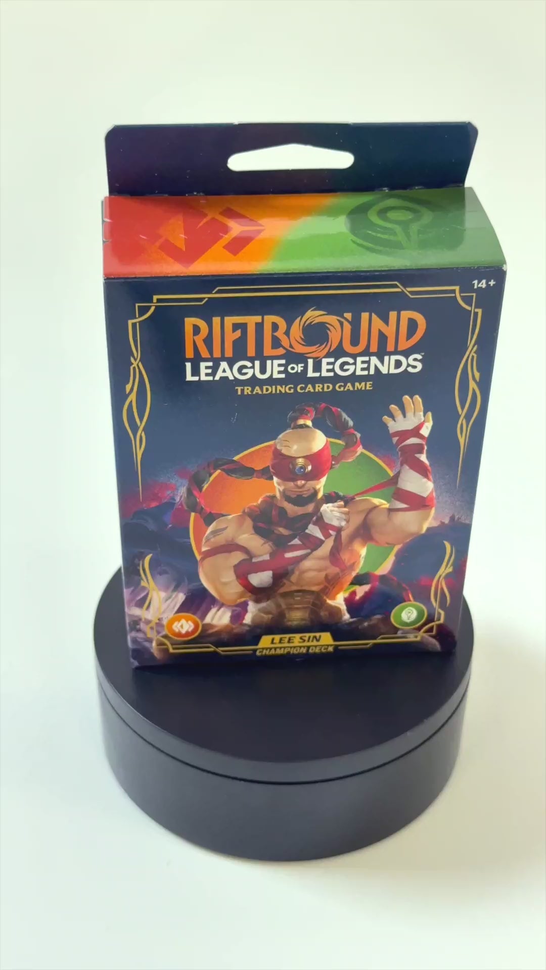 Riftbound Lee Sin Champion Deck girando en base 360 grados mostrando todos los ángulos
